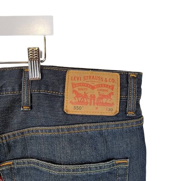 LEVI'S 550 Men's Relaxed Fit Loose Straight Leg Jeans Size W52 X L30 - Picture 4 of 5